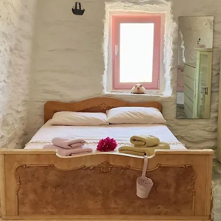 Owl's Nest/the Pink Otziás